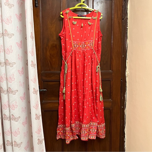 Bright pink sleeveless dress & kurti - Picture 5 of 7